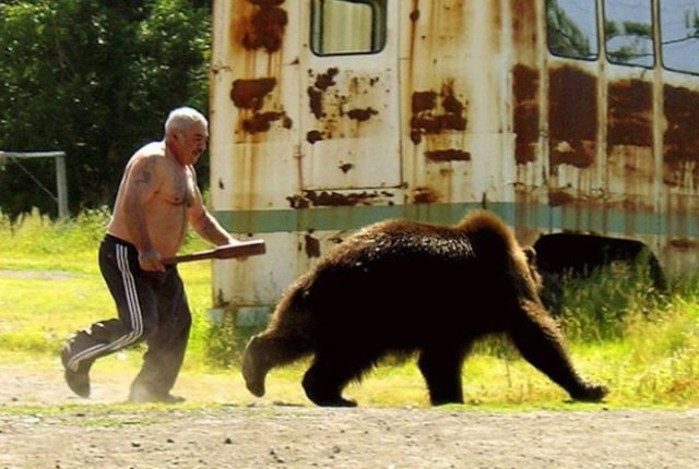 10-man-vs-bear-russia