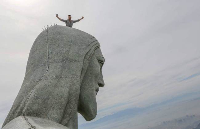 epic selfie christ the redeemer brazil 3