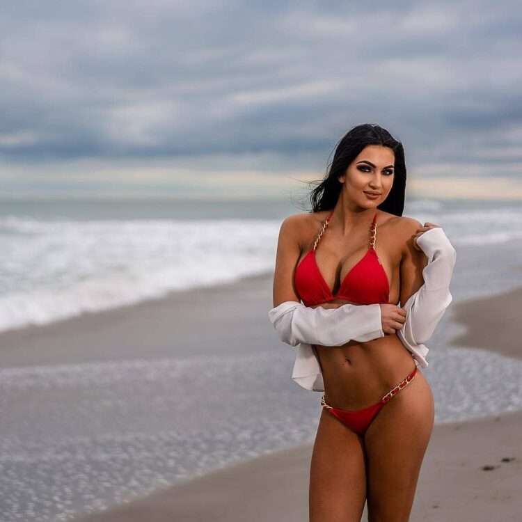 Billie Kay 1