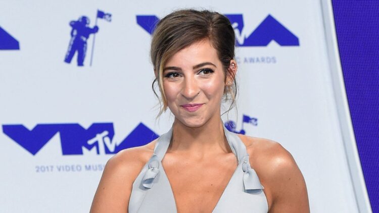 Gabbie Hanna 2