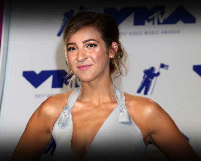 Gabbie Hanna 6