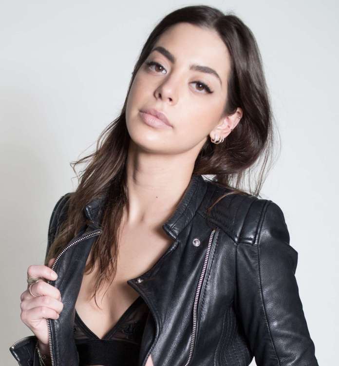 Gia Mantegna 12