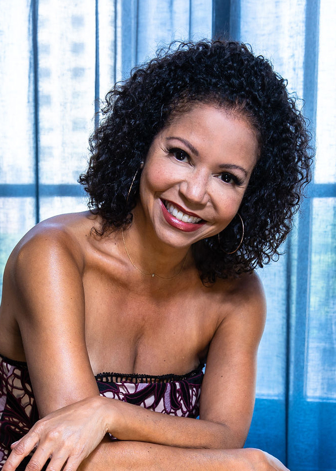 Gloria Reuben 7