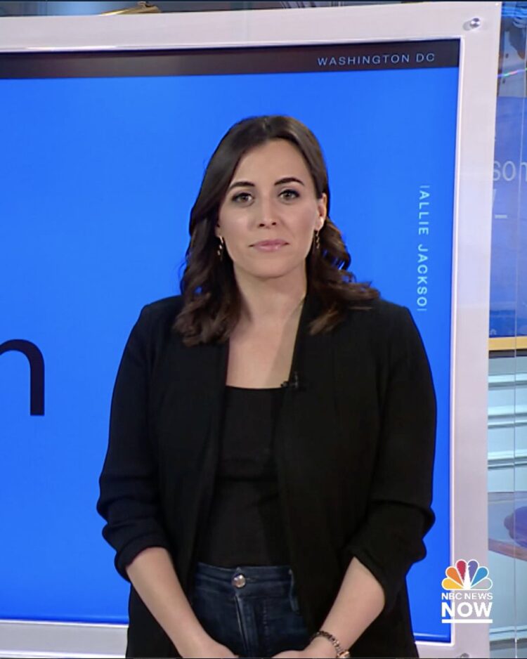 Hallie Jackson 18