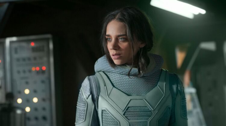 Hannah John Kamen 7