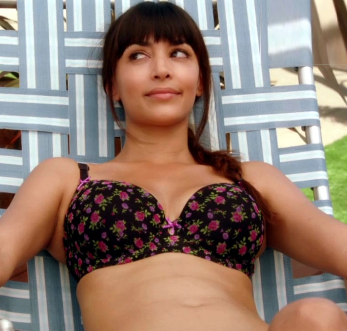 Hannah Simone 5