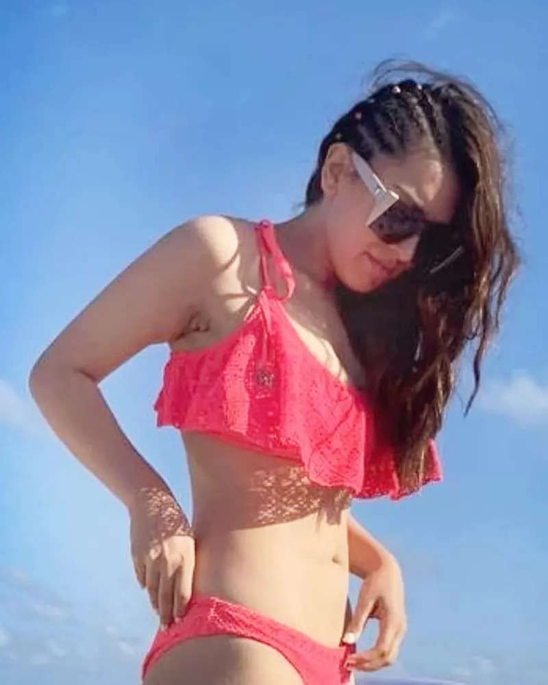 Hansika Motwani 8