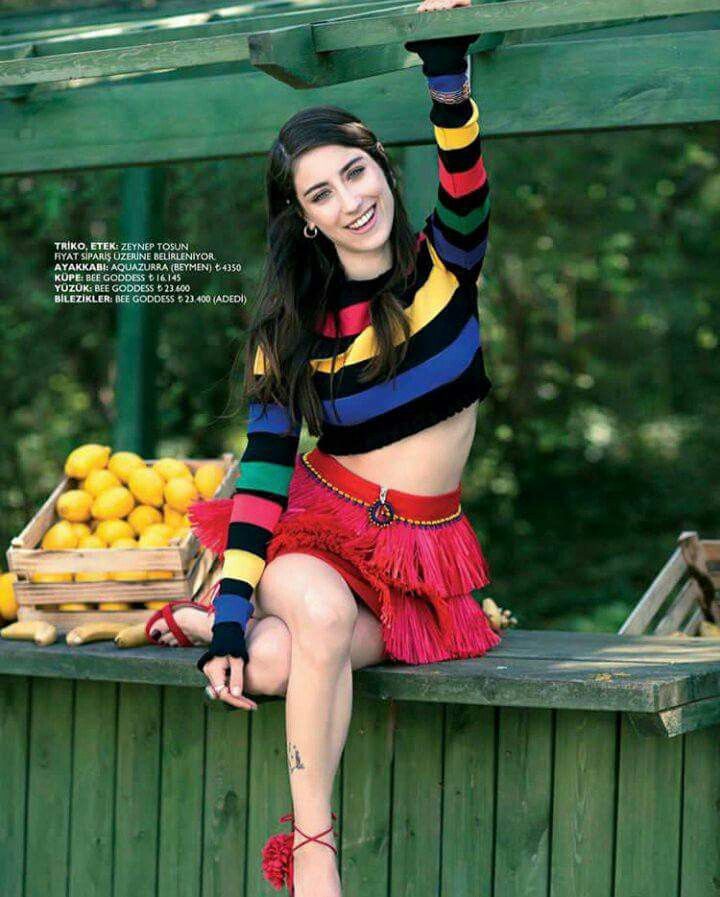 Hazal Kaya 4