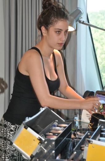 Hazal Kaya 8