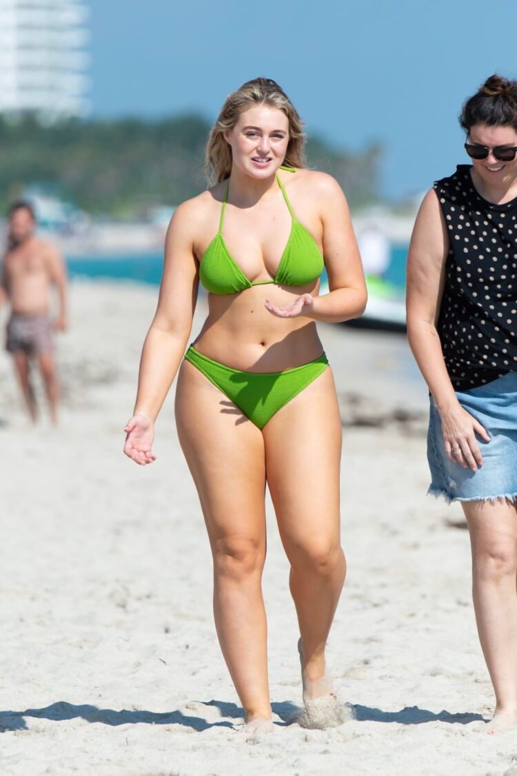 Iskra Lawrence 7