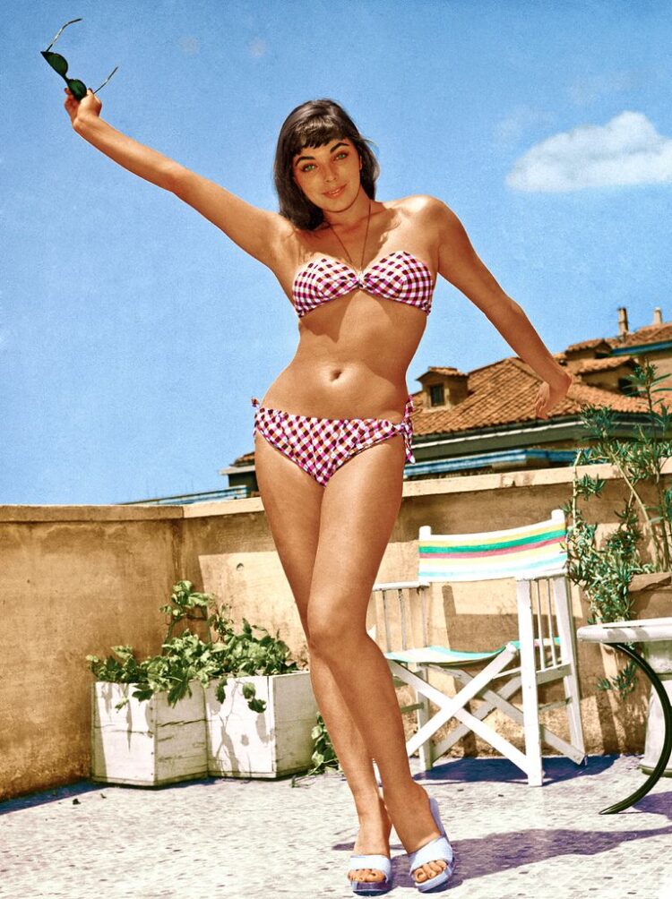 Joan Collins 7