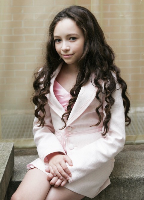 Jodelle Ferland 7