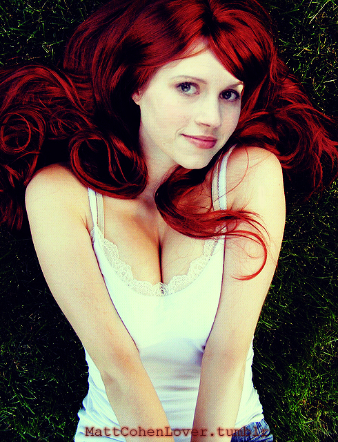 Julie McNiven 3