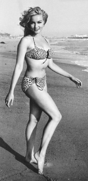 Julie Newmar 1