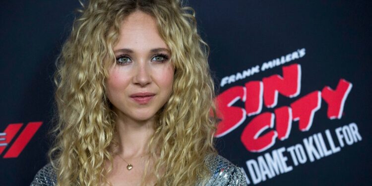 Juno Temple 7