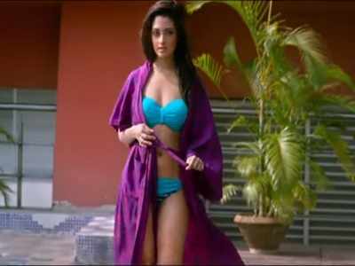 Riya Sen 13