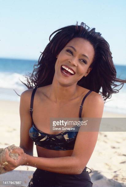 Robin Givens 4