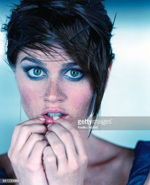 Robin Tunney 15