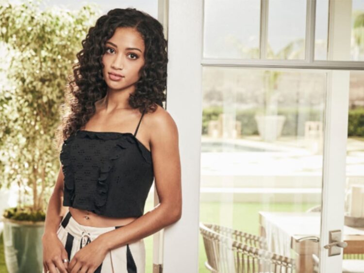 Samantha Logan 6