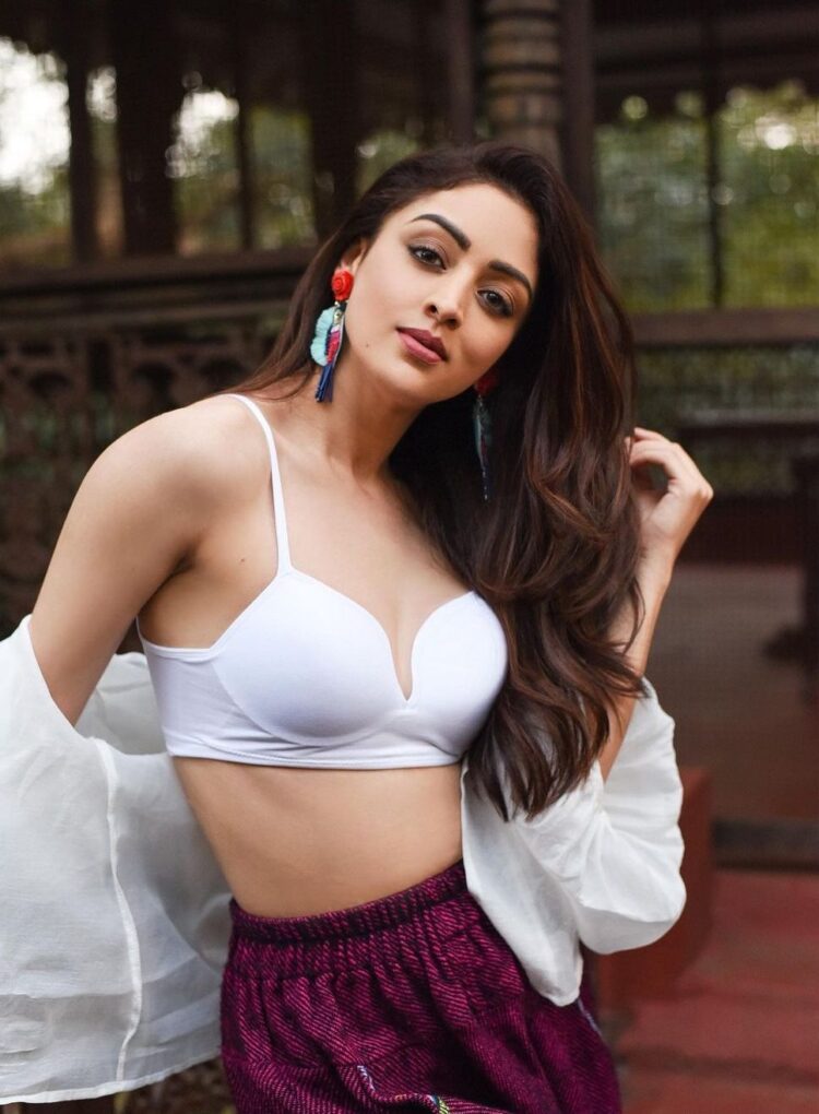 Sandeepa Dhar 16