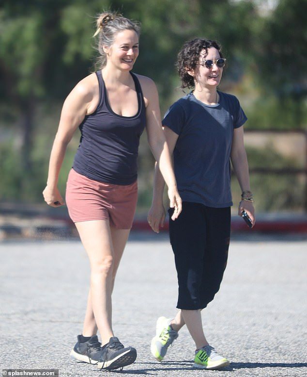 Sara Gilbert 3