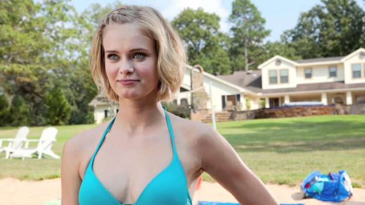 Sara Paxton 19