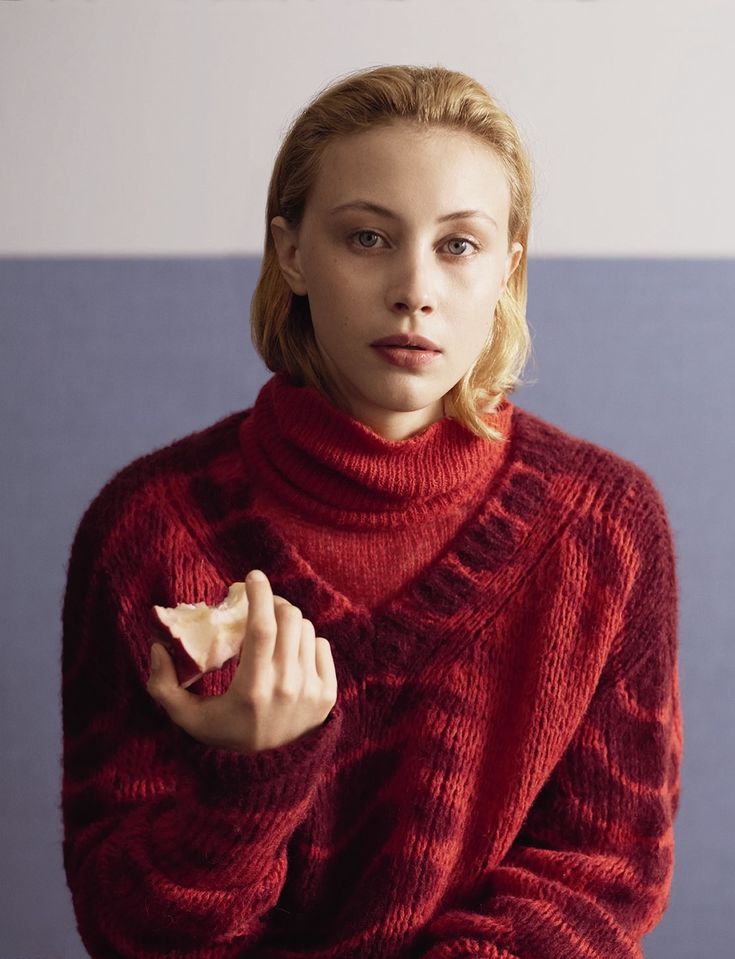 Sarah Gadon 7