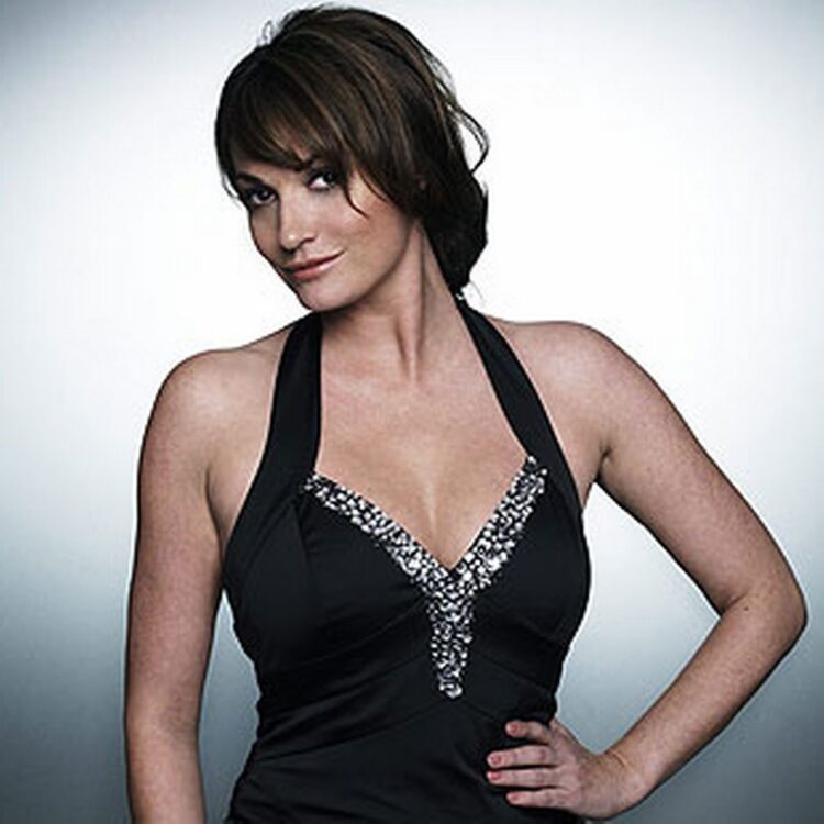 Sarah Parish 5