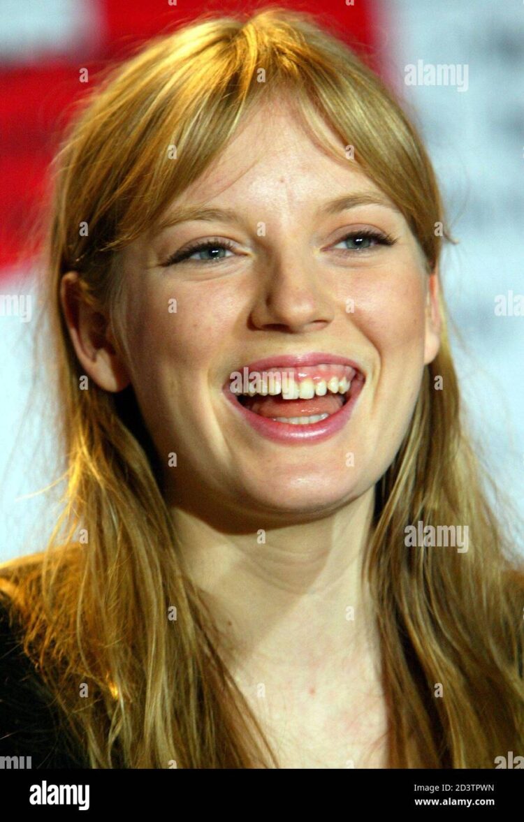 Sarah Polley 19