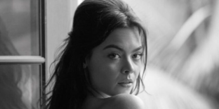 Scarlett Byrne 4