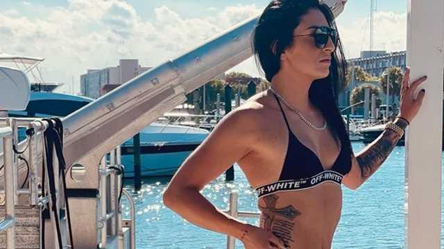 Sonya Deville 5