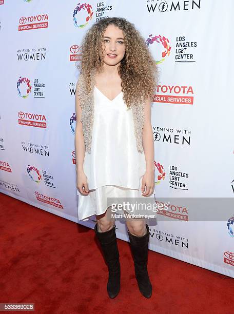 Tal Wilkenfeld 4