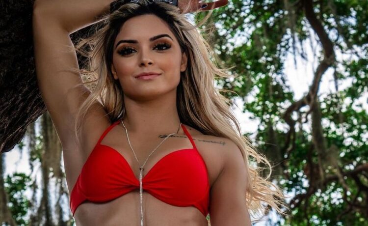 Taynara Conti 9