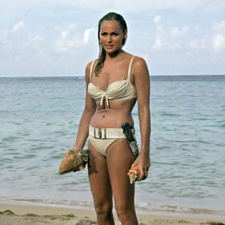 Ursula Andress 10