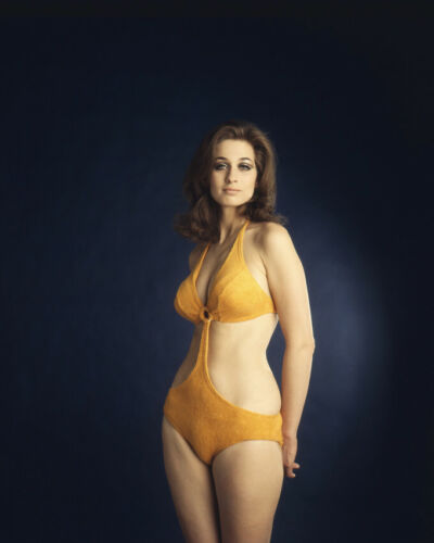 Valerie Leon 7