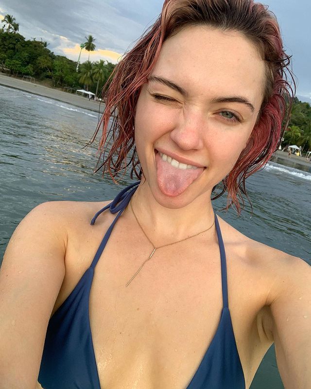 Violett Beane 5