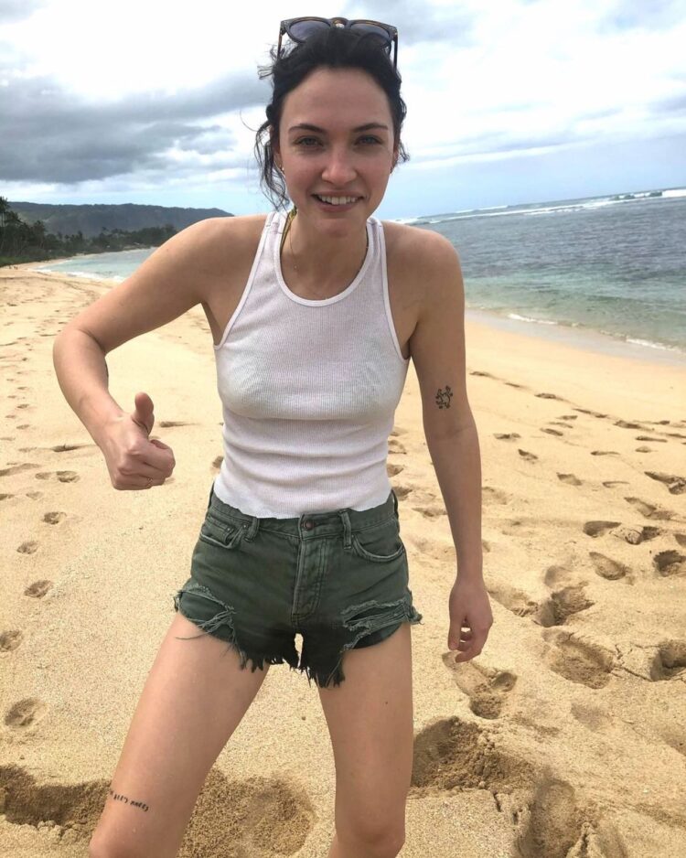 Violett Beane 7