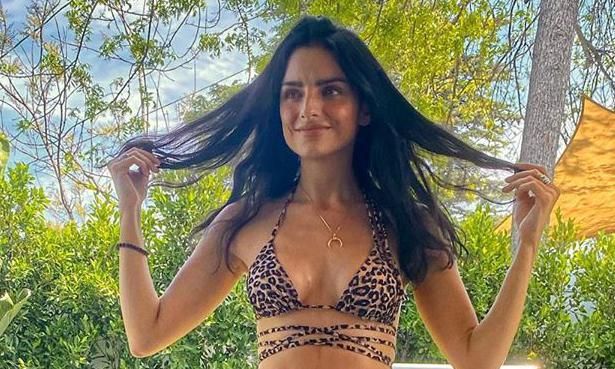 Aislinn Derbez 10