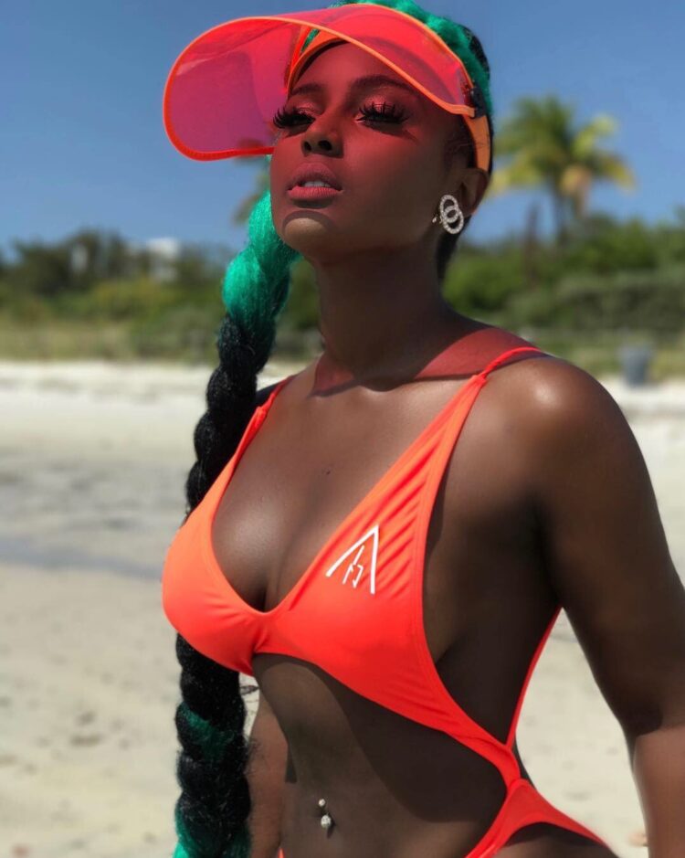 Amara La Negra 8