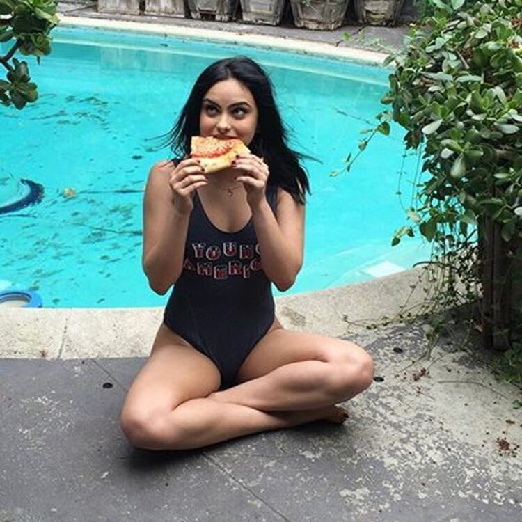 Camila Mendes 5