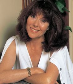 Elisabeth Sladen 5