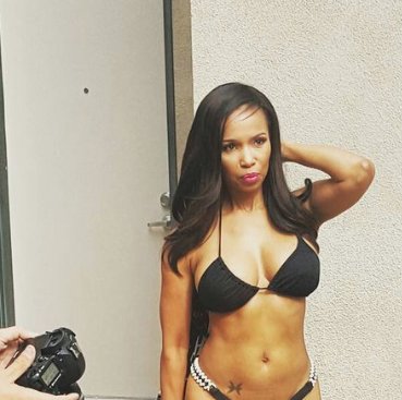 Elise Neal 7