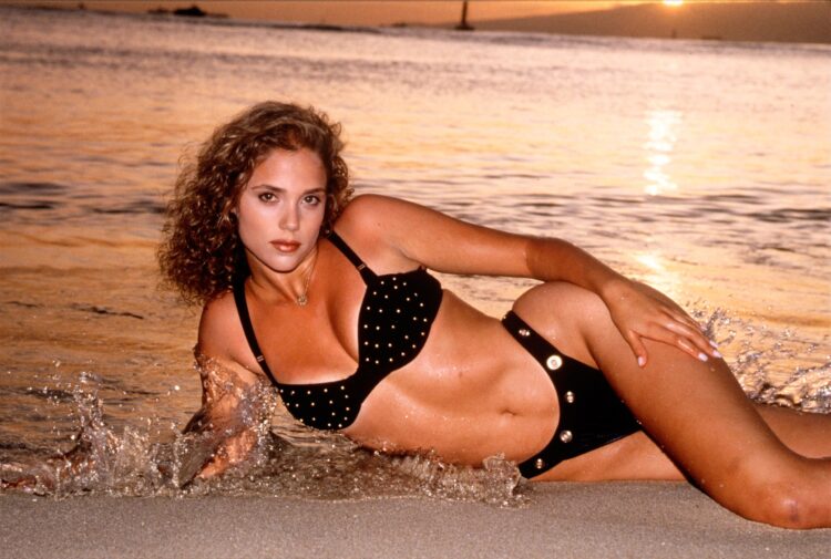 Elizabeth Berkley 7