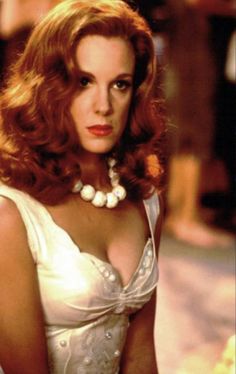 Elizabeth Perkins 9