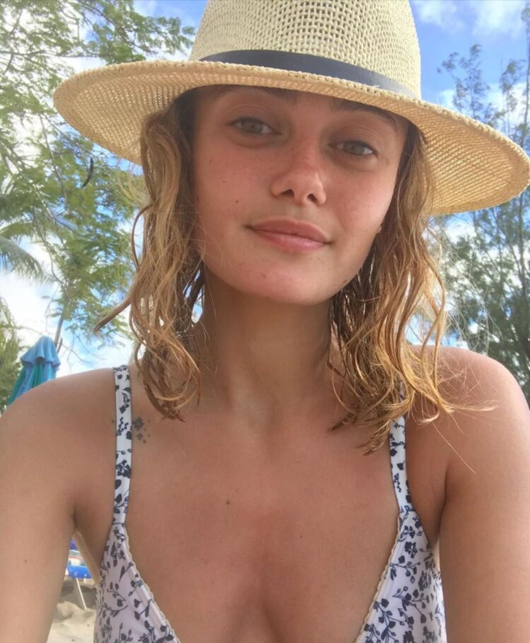 Ella Purnell 8