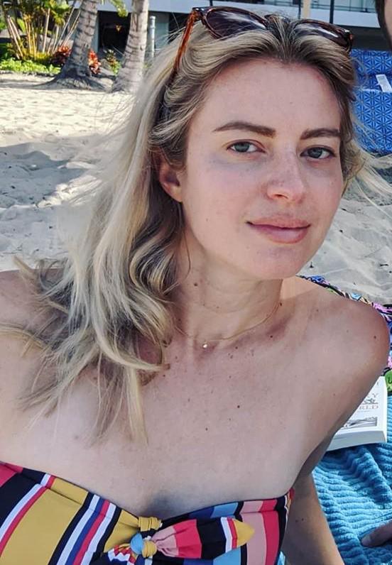 Elyse Willems 4