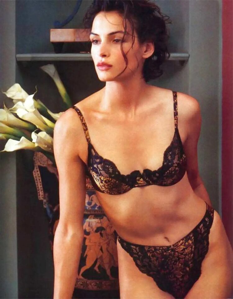 Famke Janssen 5