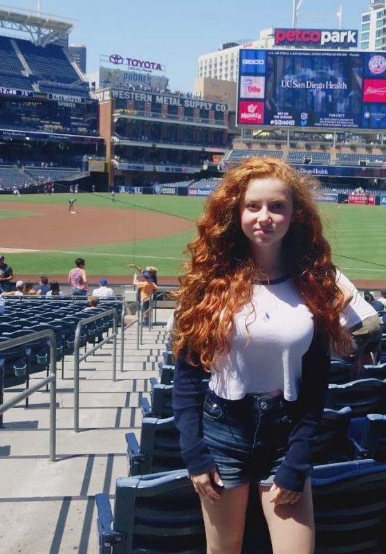 Francesca Capaldi 8