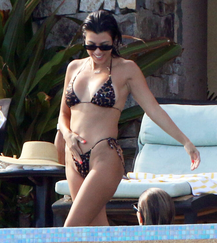 Kourtney Kardashian 4