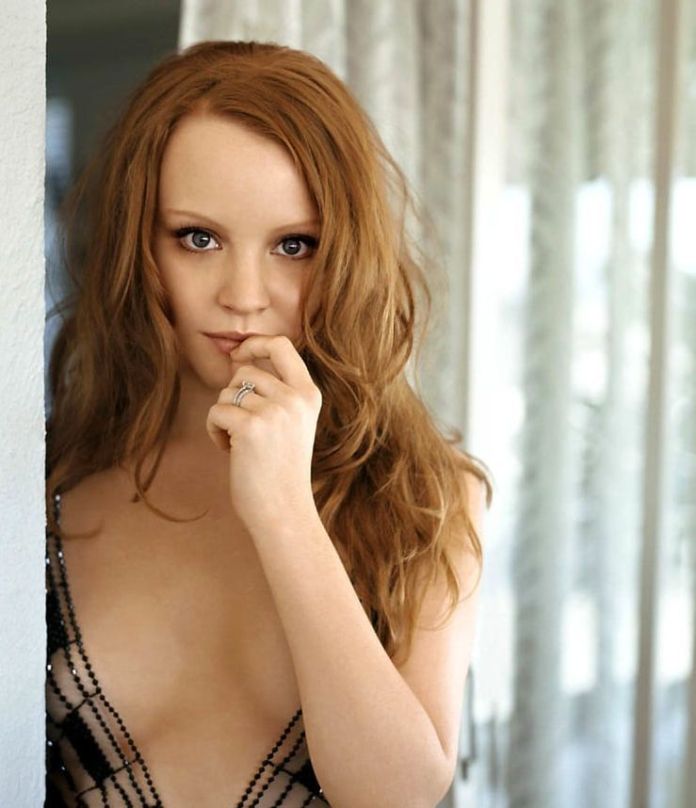 Lauren Ambrose 3